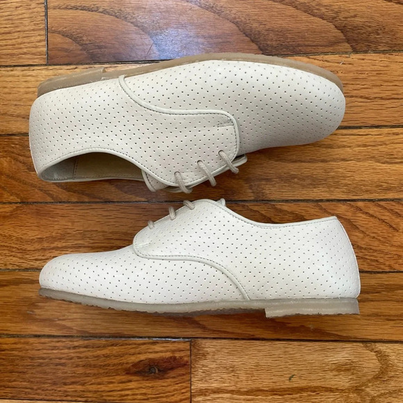 Anais & I New York Perforated Oxford shoes, BNWOT, size 33 - Picture 3 of 7
